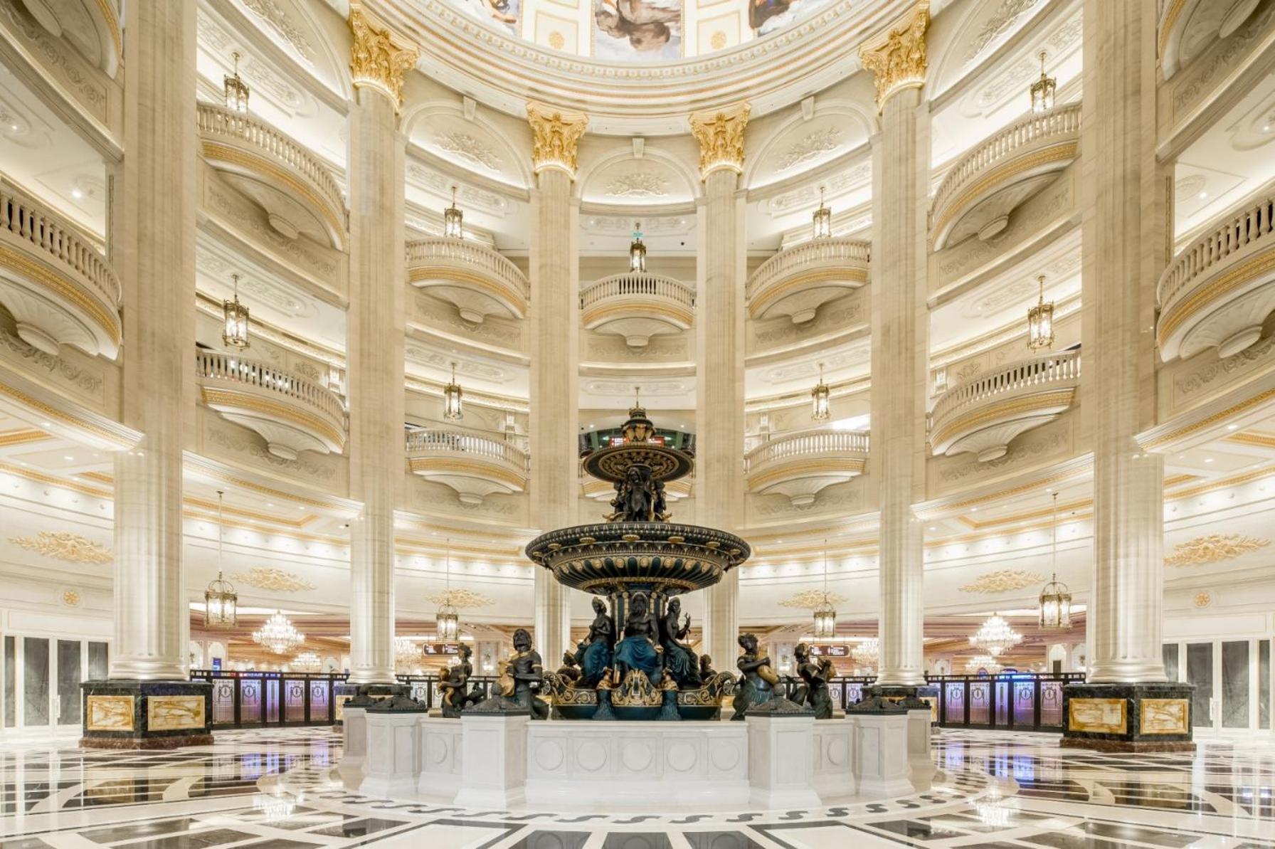 Parisian Hotel 5*